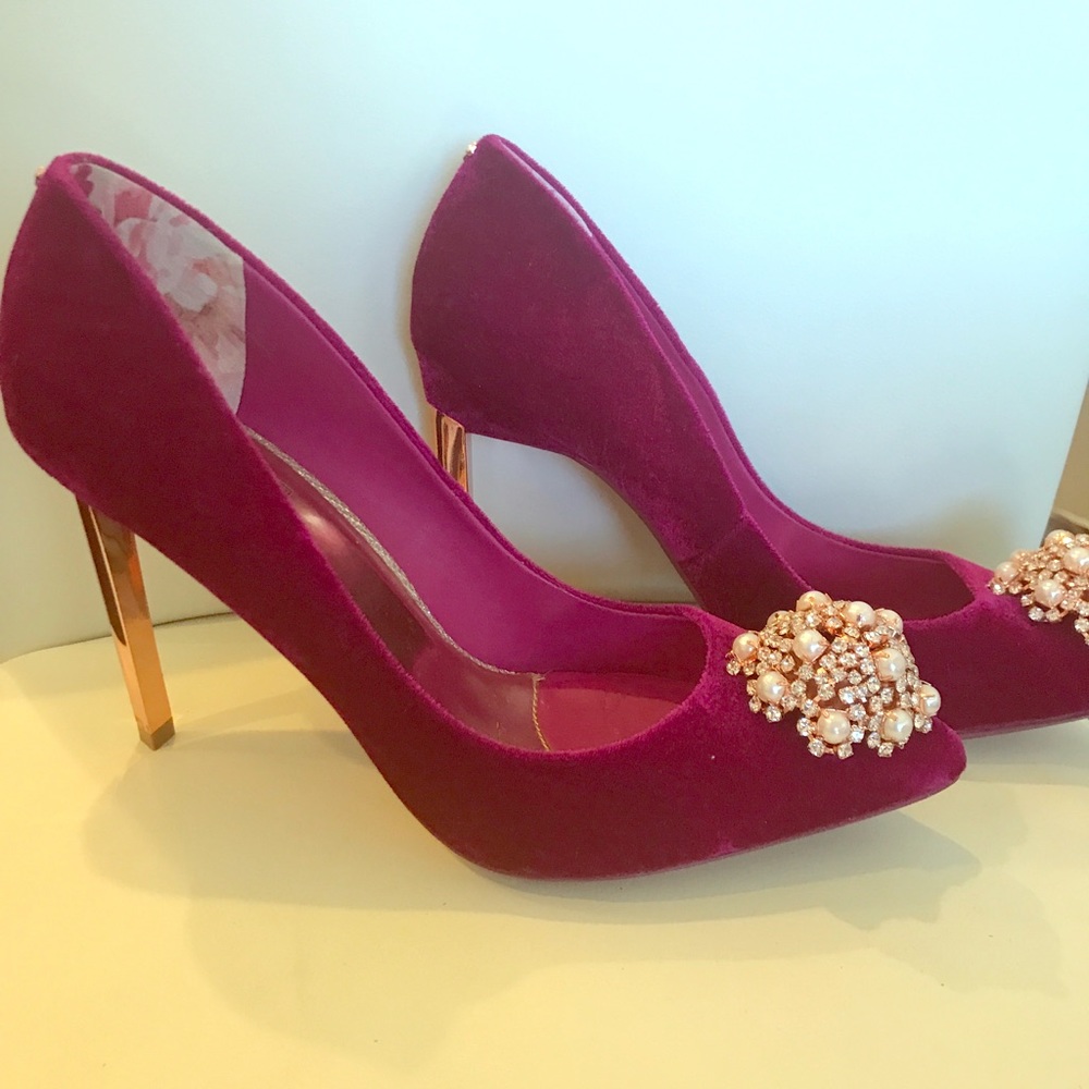 Stunning velvet designer heels with copper details